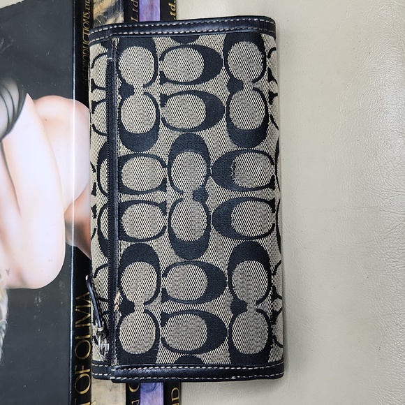 Coach Signature Leather Trim Trifold Full Size Wallet Black - Picture 2 of 7